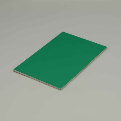 Yeşil 1.50X2.44M Ekstra Genişlik Büyüklüğü Alüminyum Kompozit Panel İnşaat Bina Dekorasyonu İçin 4MM