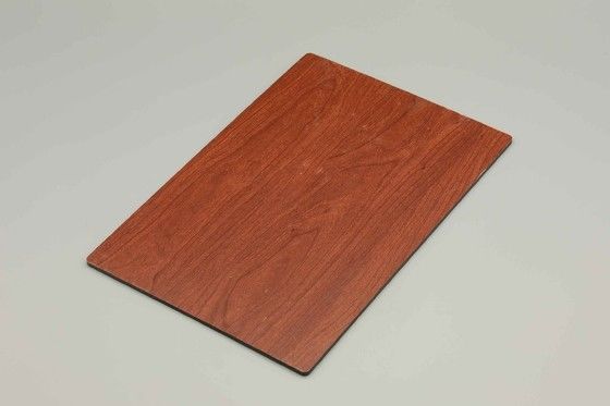 4 mm Ahşap Tanesi PVDF Alüminyum Kompozit Paneli 1220×2440mm Dış Cephe Kaplama için