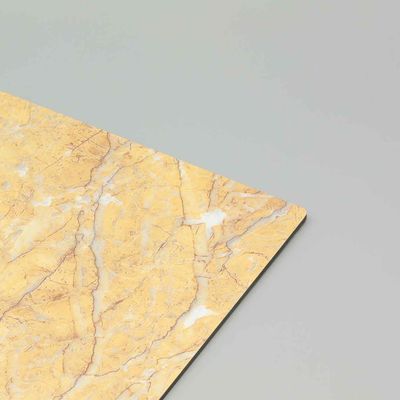Beige Mermer Taş ACP Alüminyum Kompozit Paneli 4x8ft Çizik Direncili ACM Tablosu Salon Mağazası Dış Duvar Kaplamaları