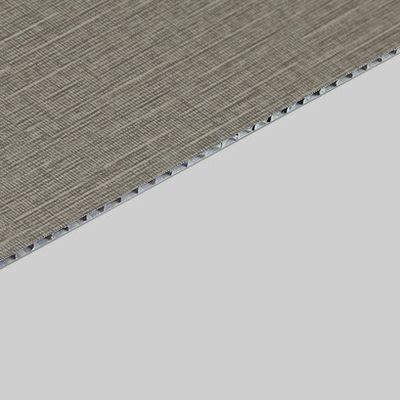 Duvar kaplaması ve dış cephe dekorasyonu için 3mm kabartmalı alüminyum sandviç petek panel