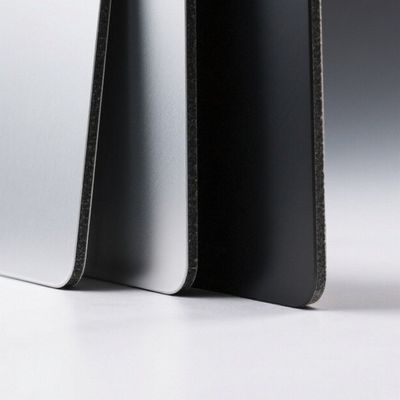 Çizik Direnci Daha İyi Çekirdek Duvar Perde Bina Cephesi Eğilmiş Tip PVDF Alüminyum Kompozit Panel 3MM Alüminyum Kompozit Panel Isı Direnci 4MM